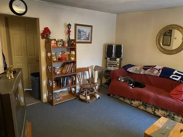 Blackstone, MA 01504,102 Mendon St