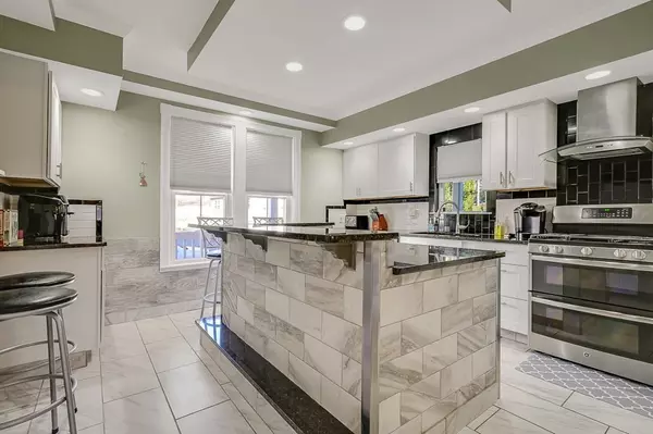 Spencer, MA 01562,12 Linden St