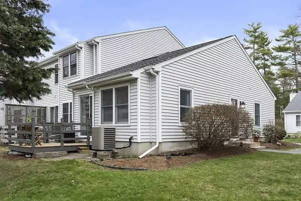 19 Whittier Ln #19, Easton, MA 02356