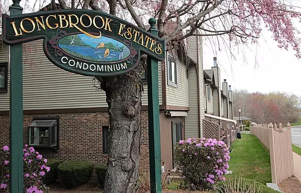 194 Brookfield Ln #194, Agawam, MA 01001