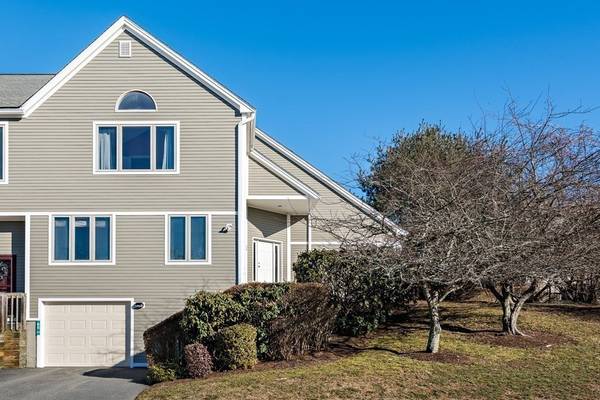 65 Bayberry Ln #65, Dartmouth, MA 02747