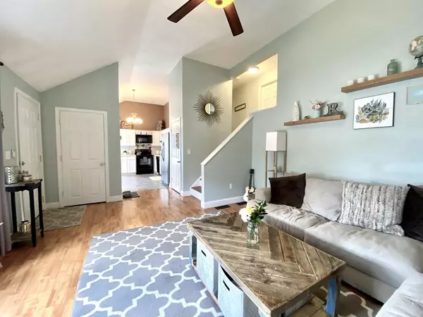 Dighton, MA 02764,1020 Somerset Ave #8