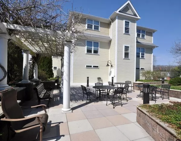 95 Conant St #308, Concord, MA 01742