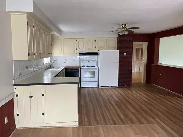 West Boylston, MA 01583,118 Maple St