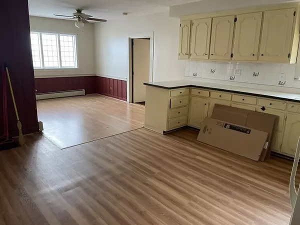 West Boylston, MA 01583,118 Maple St