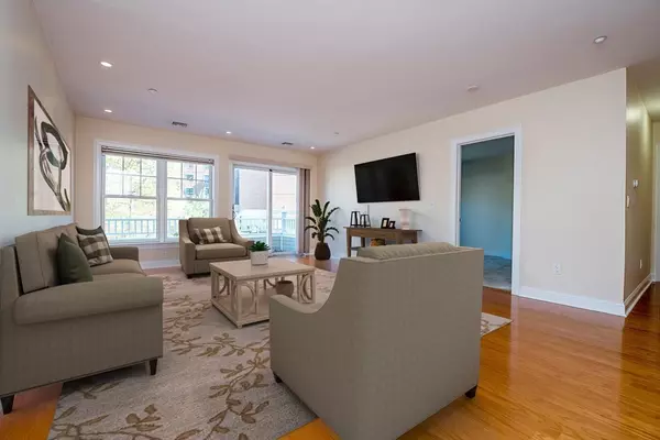 Boston, MA 02132,11 Cheriton Rd #107