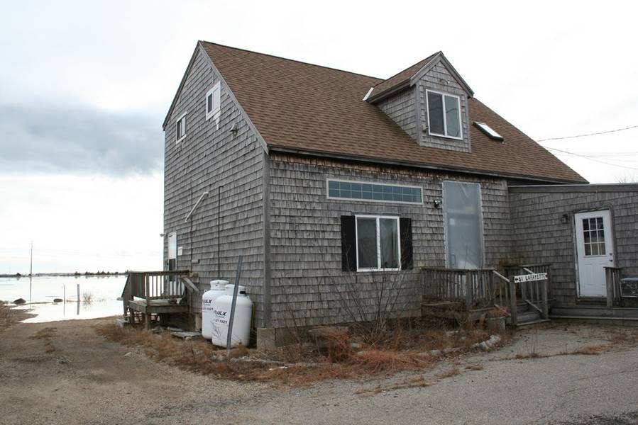 61 Lafayette Rd, Hampton, NH 03842