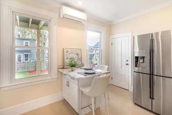 Wakefield, MA 01880,17 Emerson St