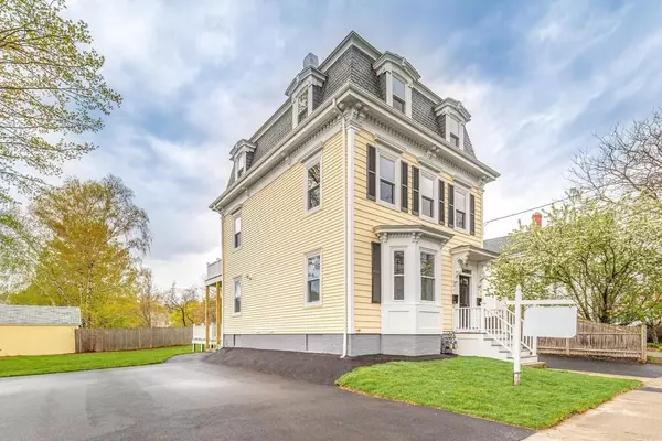 17 Emerson St, Wakefield, MA 01880