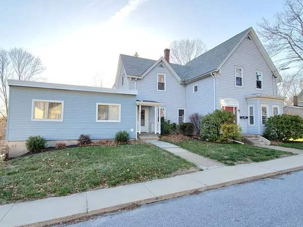 8 Elm St, Hudson, MA 01749