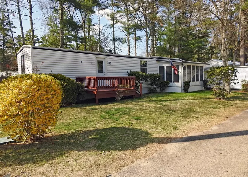 12 Siesta Drive, Wareham, MA 02576