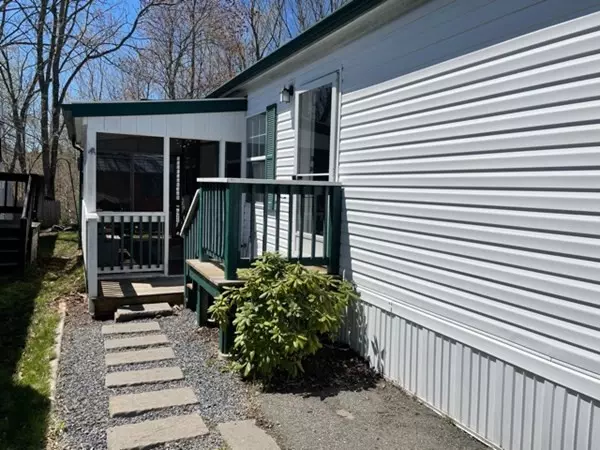 Rockland, MA 02370,51 A Fairview Street