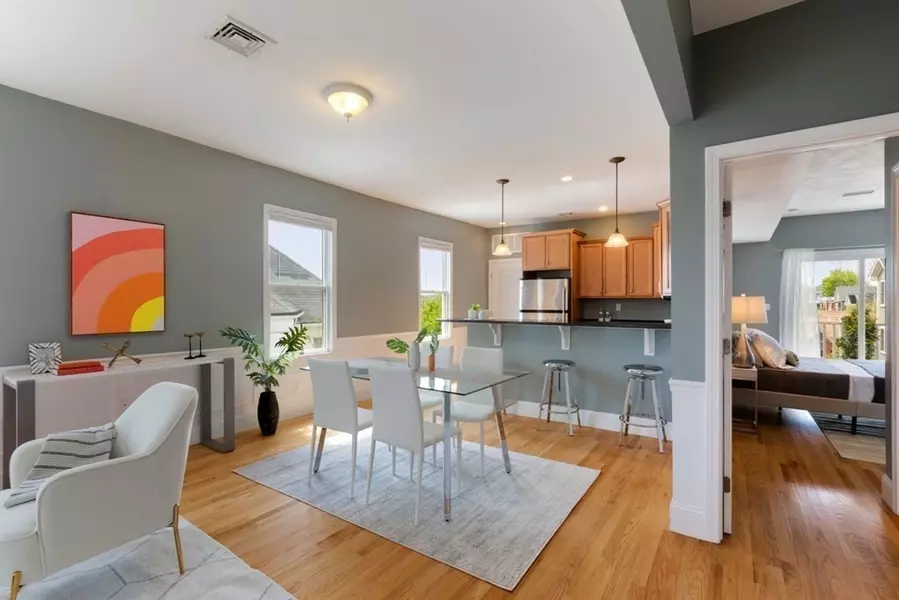 42 Craigie St #B, Somerville, MA 02144