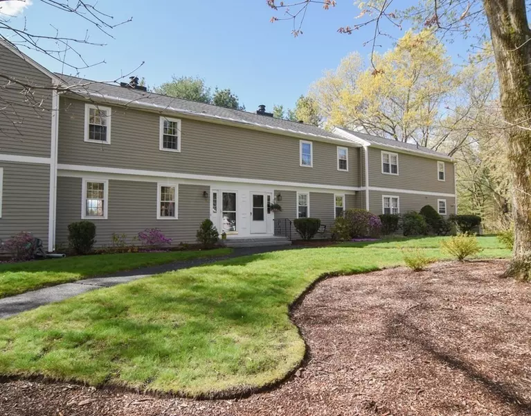 50 Macintosh Ln #50, Boxborough, MA 01719