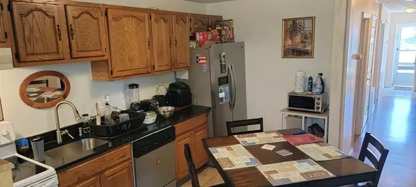 Boston, MA 02131,157-159 Poplar St