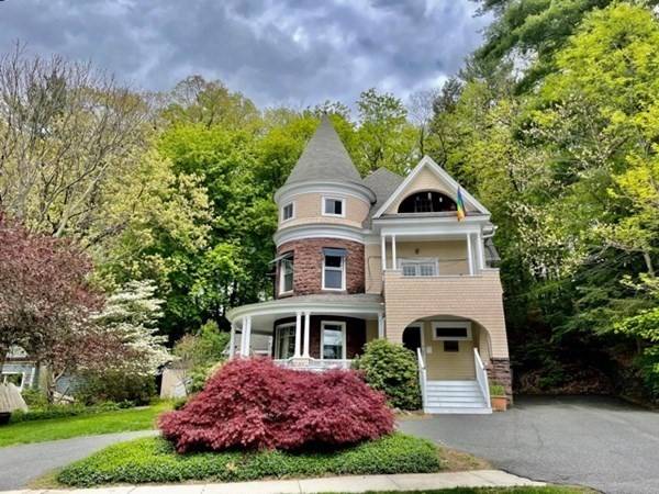 19 Highland Avenue, Greenfield, MA 01301