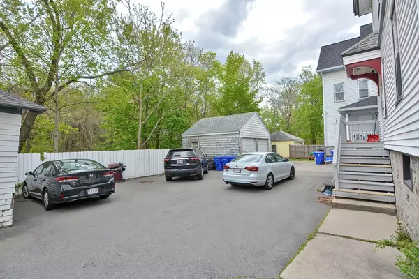 Taunton, MA 02780,61 Prospect St