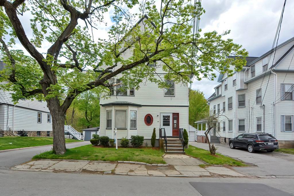61 Prospect St, Taunton, MA 02780