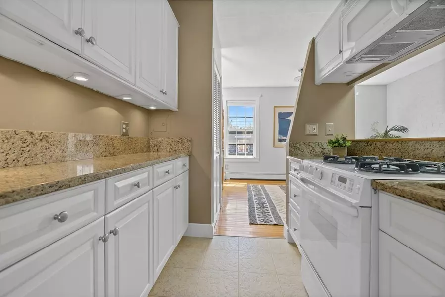 15 Dartmouth Pl #3, Boston, MA 02116