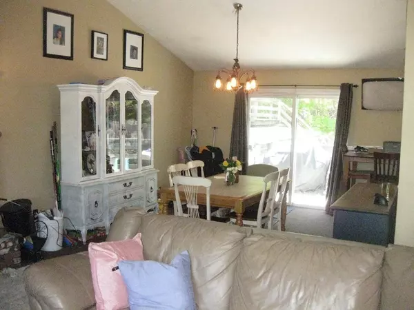 Abington, MA 02351,1122 Bedford Street
