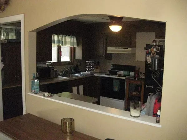 Abington, MA 02351,1122 Bedford Street