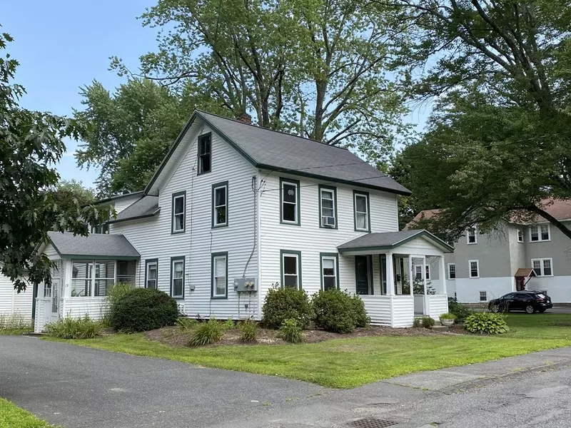 19 Graves St, Deerfield, MA 01373