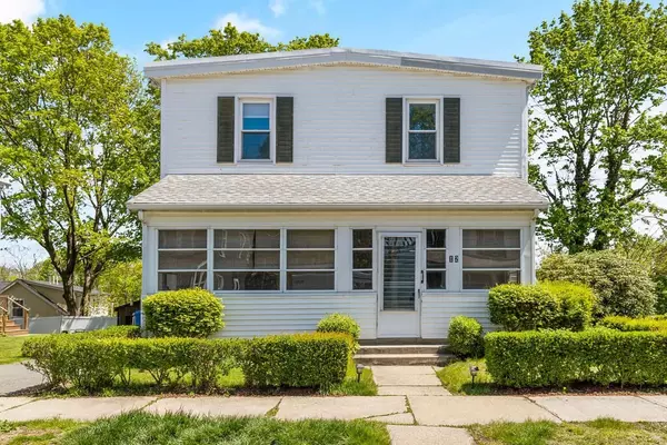 12 Rockland St, Wakefield, MA 01880