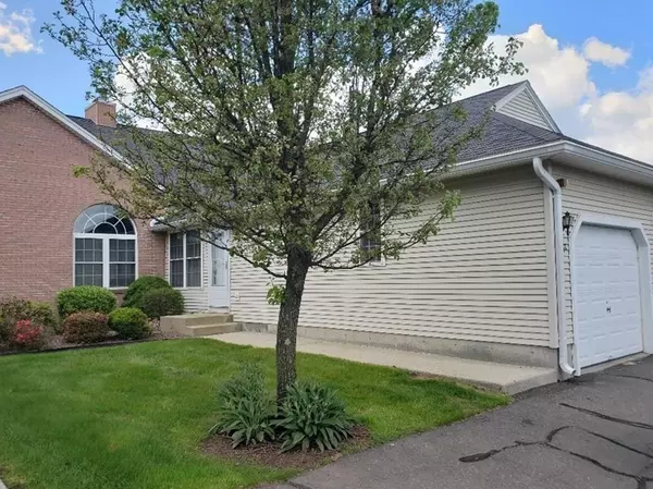 23 Castle Hill Rd #E, Agawam, MA 01001