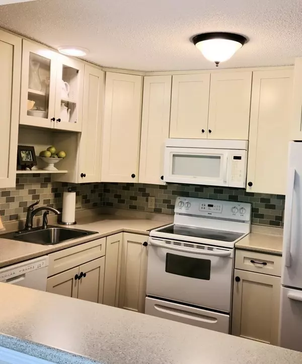 Worcester, MA 01602,1029 Pleasant St #38