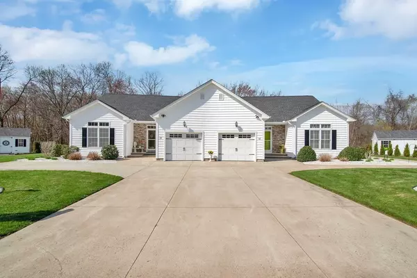 62-64 Mark Dr, Agawam, MA 01001