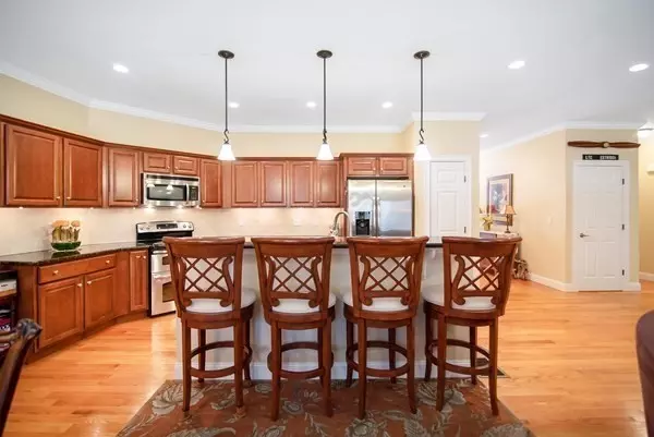 Agawam, MA 01001,62-64 Mark Dr