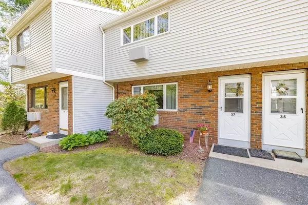 37 Sheri Ln #37, Agawam, MA 01001
