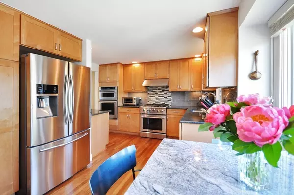 Lexington, MA 02421,17 Potter Pond #17