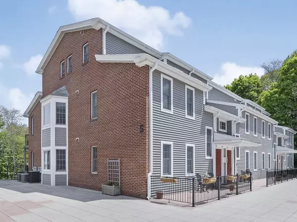 5 S Stone Mill Dr #314, Dedham, MA 02026