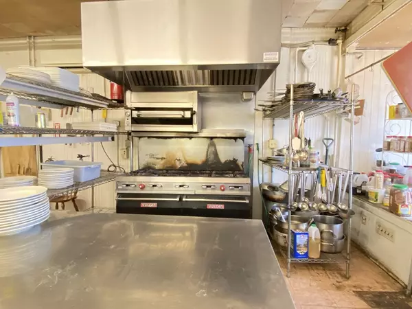 Spencer, MA 01562,13 Mechanic Street
