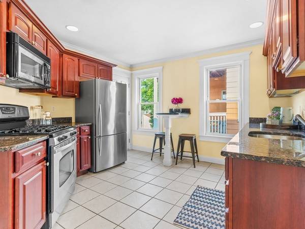 48 Sudan St #A, Boston, MA 02125