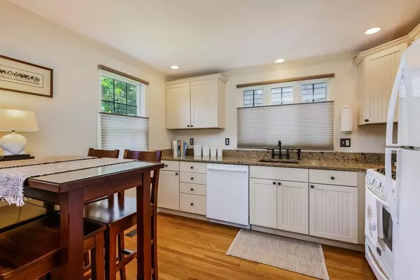 Chatham, MA 02633,13 Adams #A