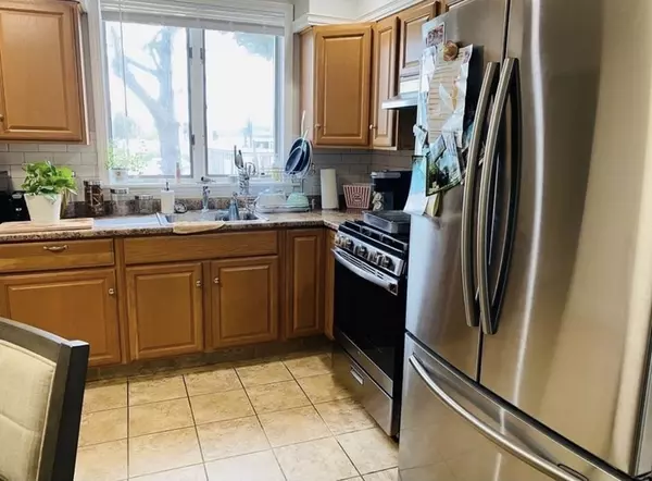 Revere, MA 02151,83 Pitcairn St