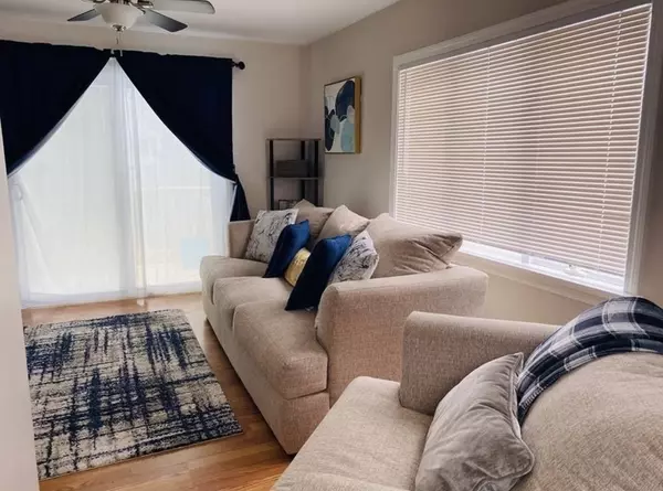 Revere, MA 02151,83 Pitcairn St