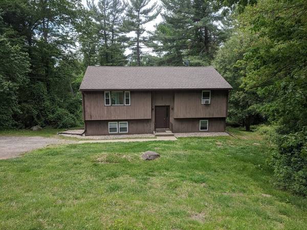 27 N Hillside Rd, Deerfield, MA 01373