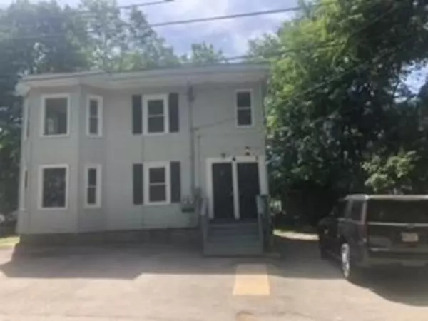4 Snow St, Webster, MA 01570