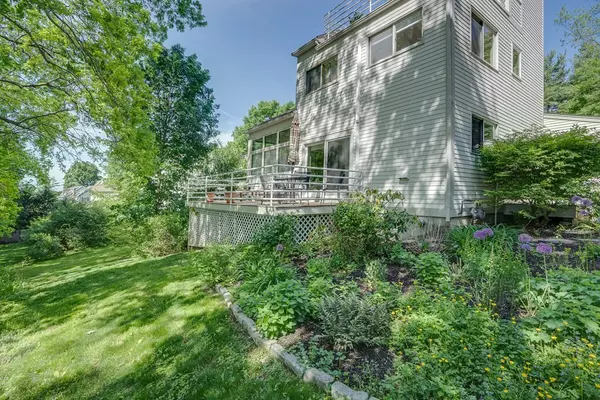 19 Johnson St #2, Newburyport, MA 01950