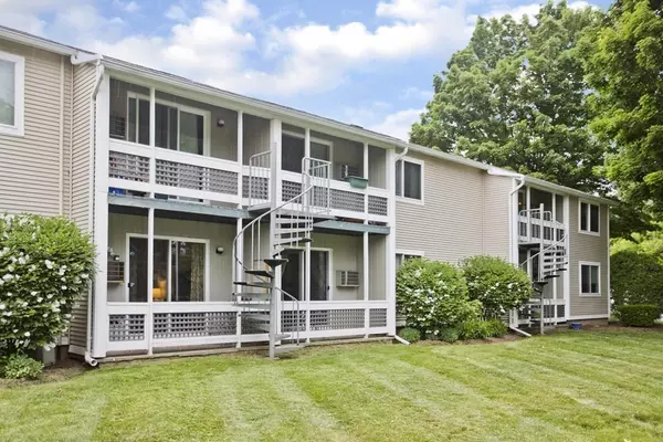 41 Saint Kolbe Dr #C, Holyoke, MA 01040