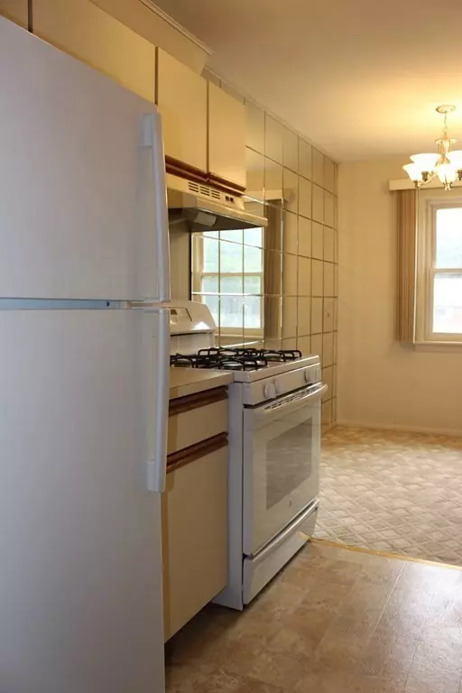 Agawam, MA 01001,195 Regency Park Dr #195