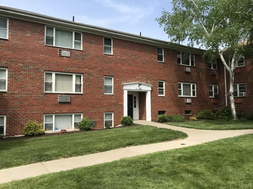 Agawam, MA 01001,195 Regency Park Dr #195