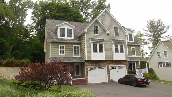 30 Moore #30, Agawam, MA 01001