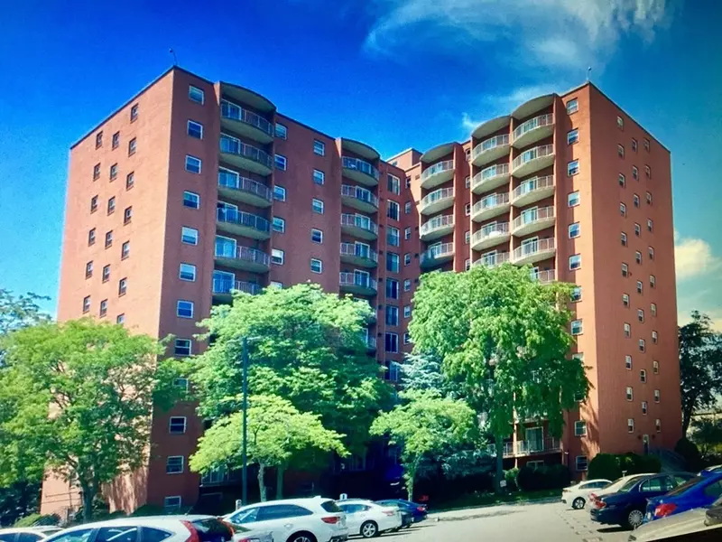 115 W Squantum St #209, Quincy, MA 02171