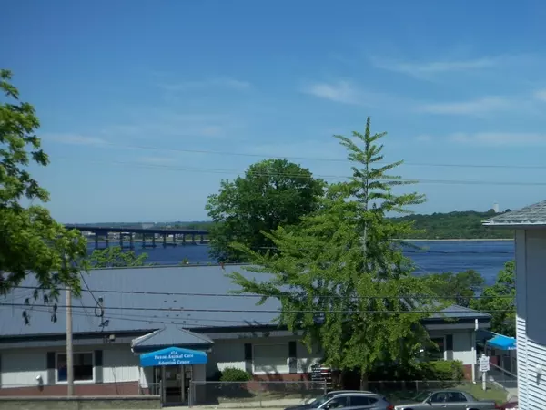 479 Durfee St #10, Fall River, MA 02720