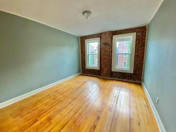 Holyoke, MA 01040,56 Pine Street #2