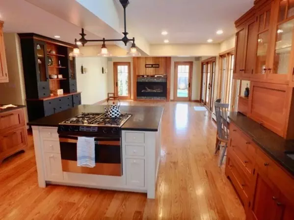 West Tisbury, MA 02575,17 Otis Bassett Rd  Wt152